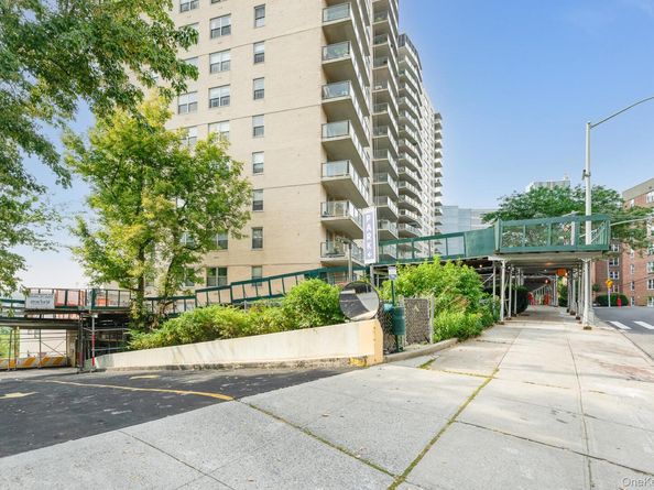 2500 Johnson Avenue 20F, Bronx NY 10463