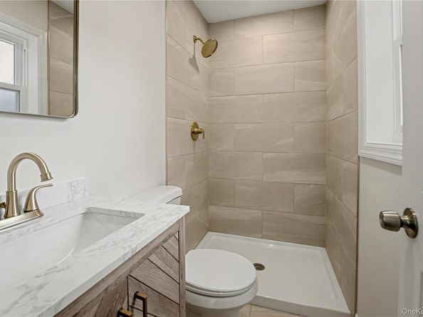 31 Perry Lane, Wheatley Heights NY 11798