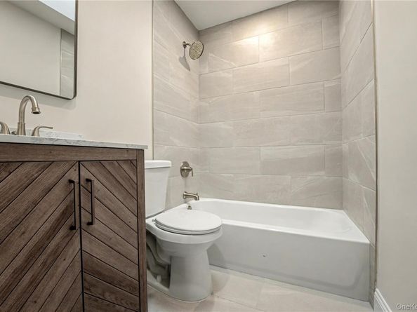 31 Perry Lane, Wheatley Heights NY 11798