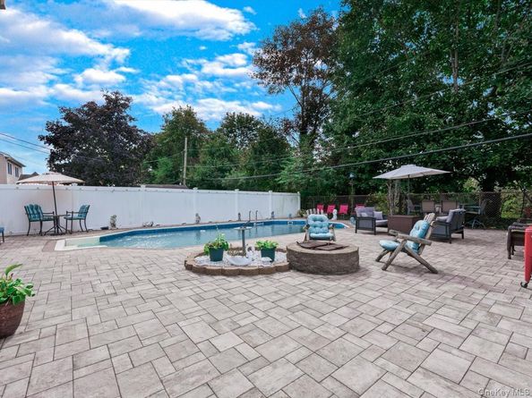 80 Fairview Avenue, East Meadow NY 11554