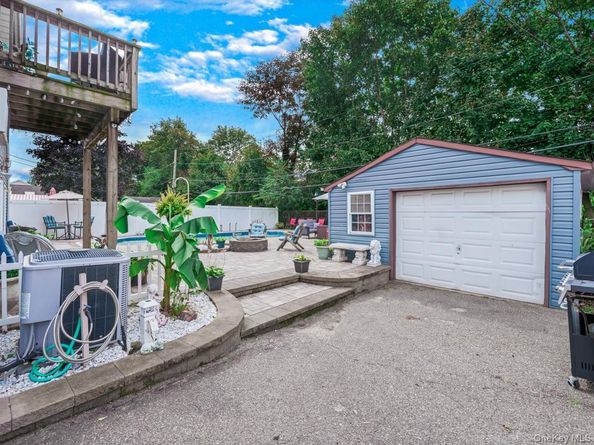80 Fairview Avenue, East Meadow NY 11554