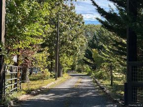 Undisclosed Address #918104, Medford NY 11763