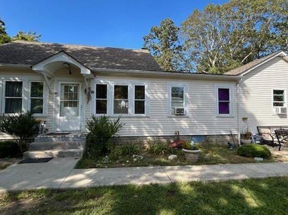 Undisclosed Address #918104, Medford NY 11763