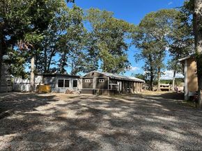 Undisclosed Address #918104, Medford NY 11763