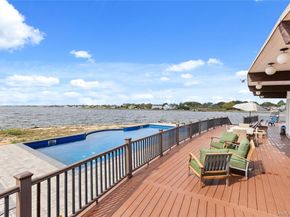 10 Great Cove Lane, Islip NY 11751