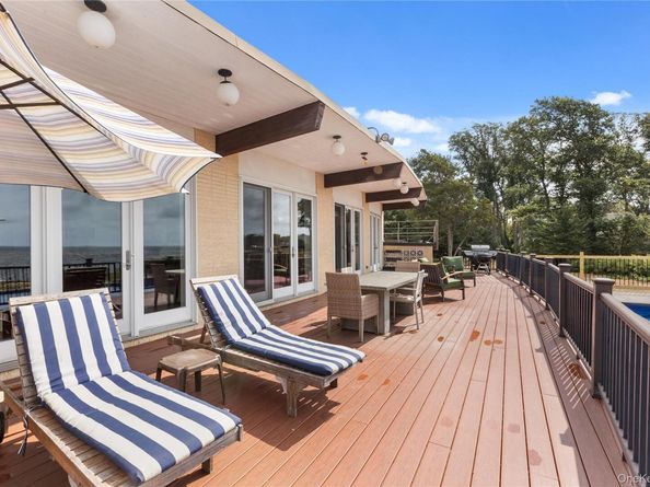 10 Great Cove Lane, Islip NY 11751