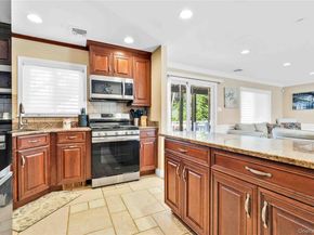 2 Amherst Lane, Smithtown NY 11787