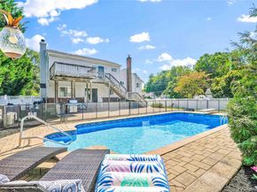 2 Amherst Lane, Smithtown NY 11787