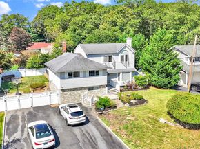 2 Amherst Lane, Smithtown NY 11787
