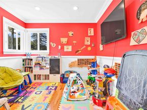 2 Amherst Lane, Smithtown NY 11787