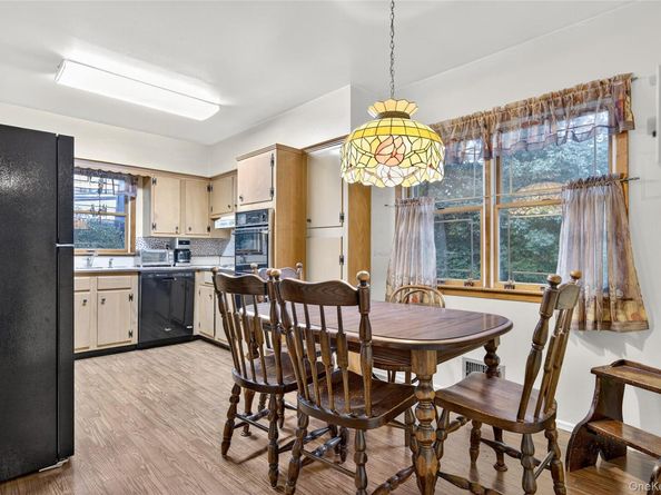 32 Rockland Drive, Jericho NY 11753
