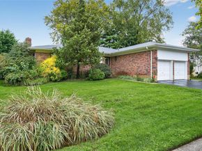 32 Rockland Drive, Jericho NY 11753