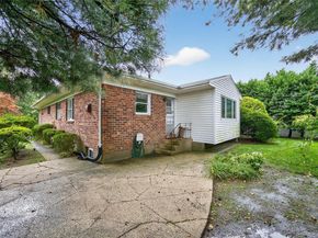 32 Rockland Drive, Jericho NY 11753