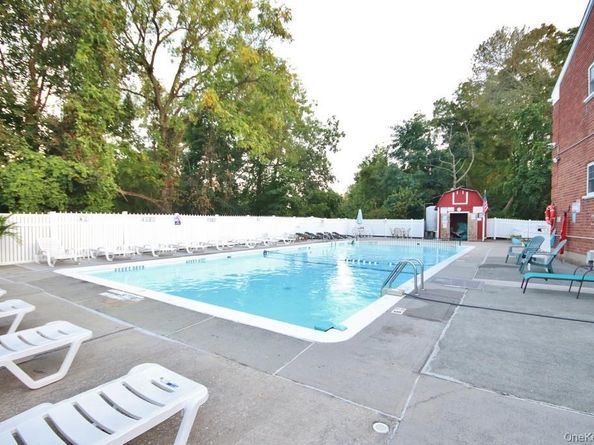 1879 Crompond Road F15, Peekskill NY 10566