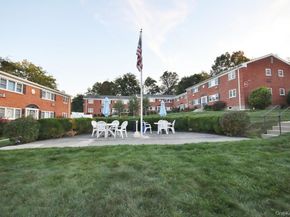 1879 Crompond Road F15, Peekskill NY 10566