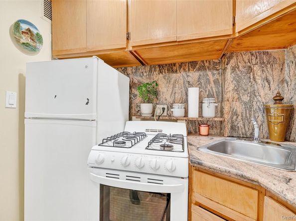 180 Pearsall Drive 1D, Mount Vernon NY 10552