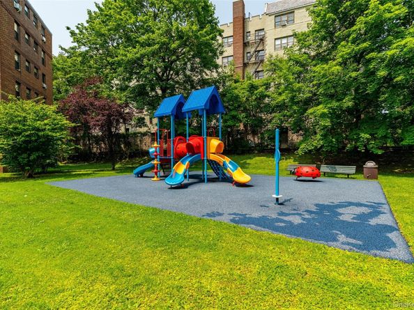 180 Pearsall Drive 1D, Mount Vernon NY 10552