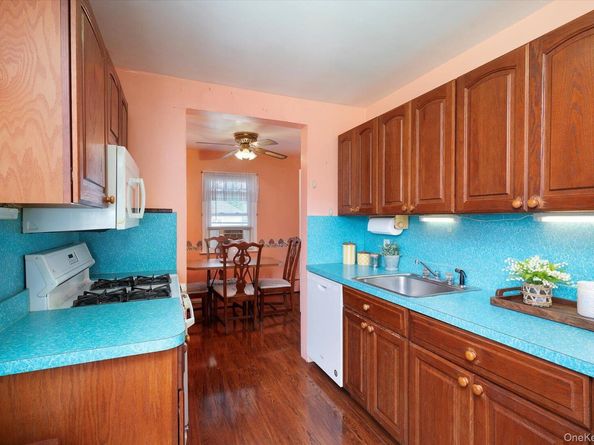 2926 Court Street, Oceanside NY 11572