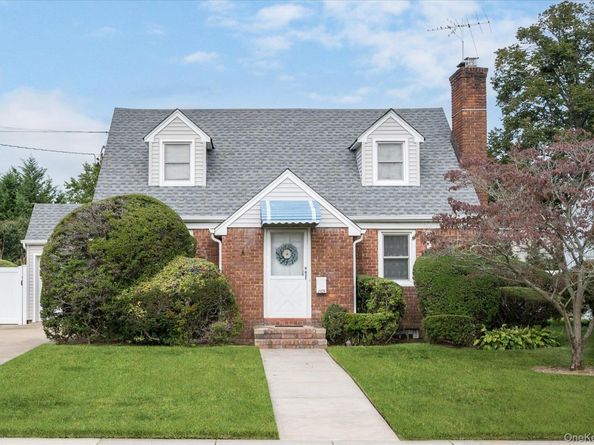 2926 Court Street, Oceanside NY 11572