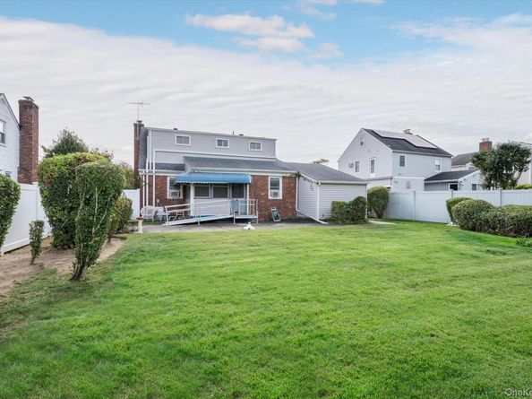 2926 Court Street, Oceanside NY 11572