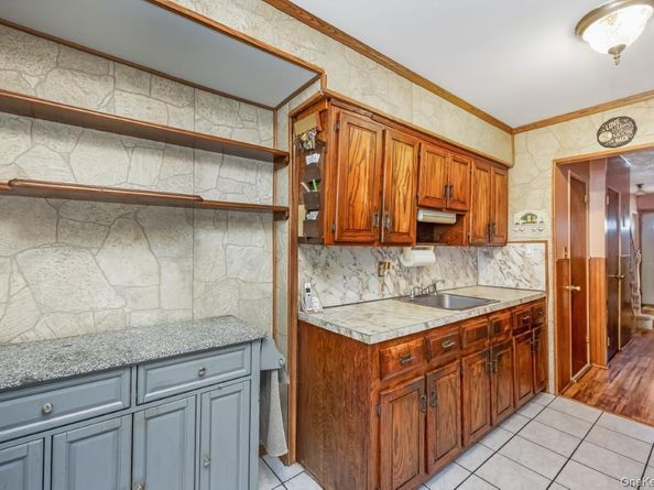 67-72 78th Street, Middle Village NY 11379
