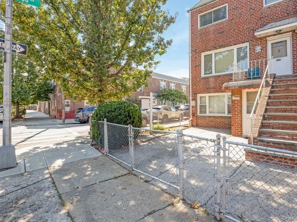 67-72 78th Street, Middle Village NY 11379