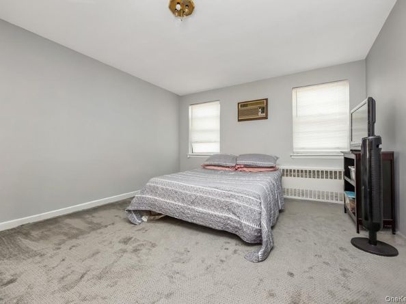 67-72 78th Street, Middle Village NY 11379