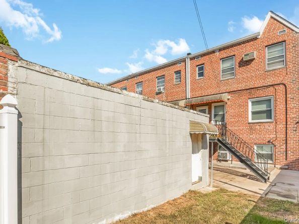 67-72 78th Street, Middle Village NY 11379