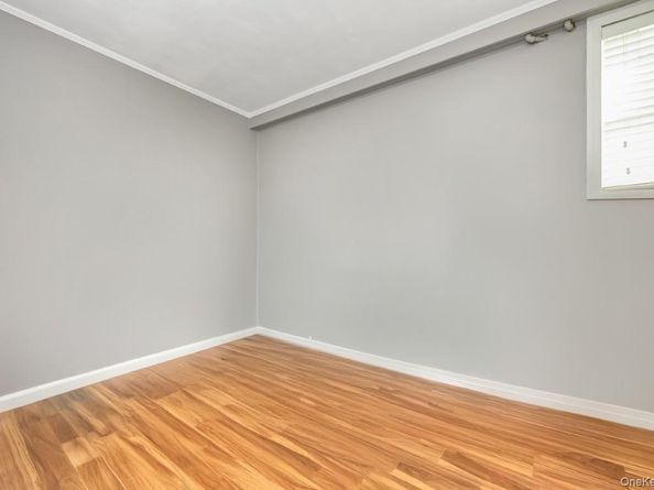 67-72 78th Street, Middle Village NY 11379