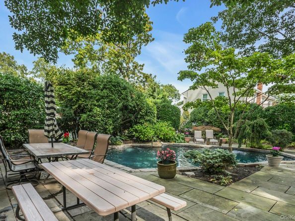 78 Chestnut Street, Glen Cove NY 11542