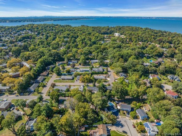 78 Chestnut Street, Glen Cove NY 11542