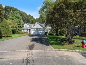 10 Gettysburg Drive, Port Jefferson Station NY 11776