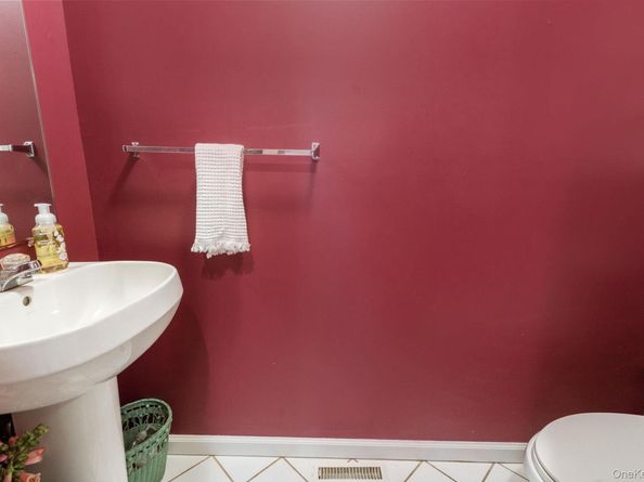 10 Gettysburg Drive, Port Jefferson Station NY 11776