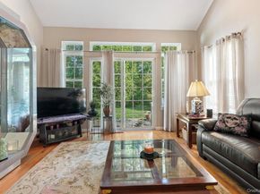 10 Gettysburg Drive, Port Jefferson Station NY 11776