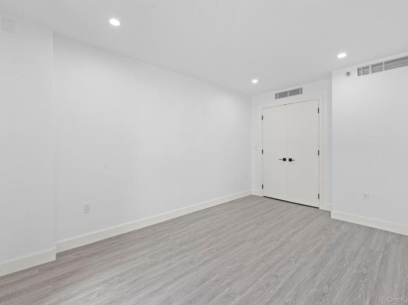 46-40 Vernon Boulevard 3B, Long Island City NY 11101