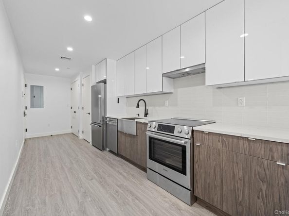 46-40 Vernon Boulevard 3B, Long Island City NY 11101