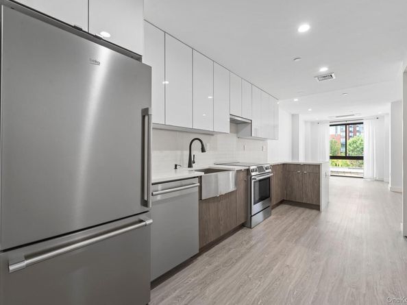 46-40 Vernon Boulevard 3B, Long Island City NY 11101