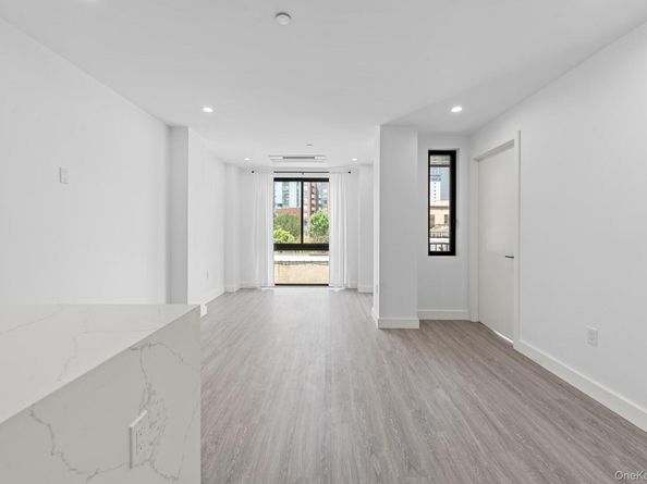 46-40 Vernon Boulevard 3B, Long Island City NY 11101