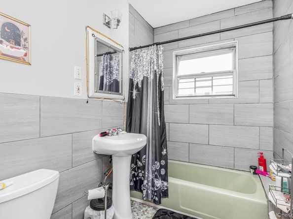 3212 Fish Avenue, Bronx NY 10469