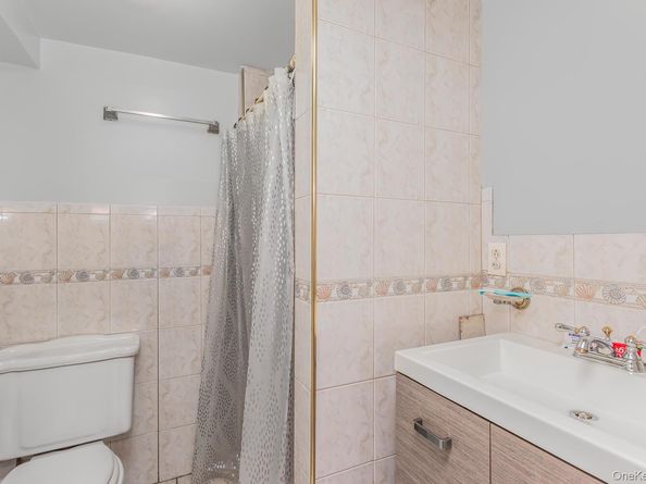 3212 Fish Avenue, Bronx NY 10469