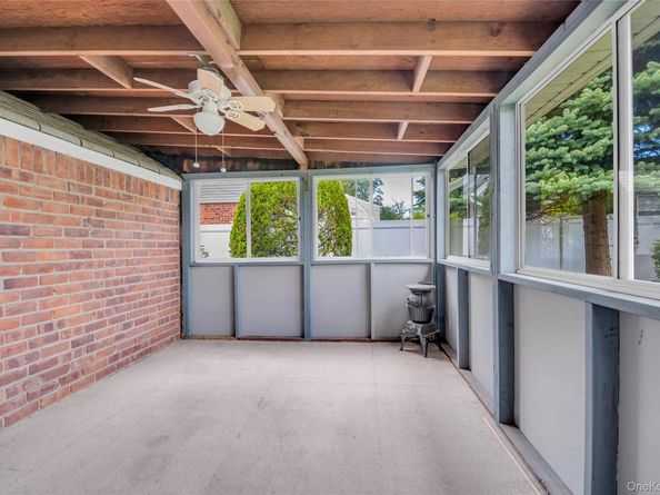 21 Farragut Road, Old Bethpage NY 11804