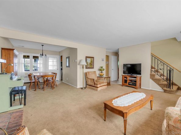 21 Farragut Road, Old Bethpage NY 11804