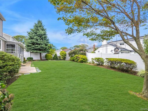 21 Farragut Road, Old Bethpage NY 11804