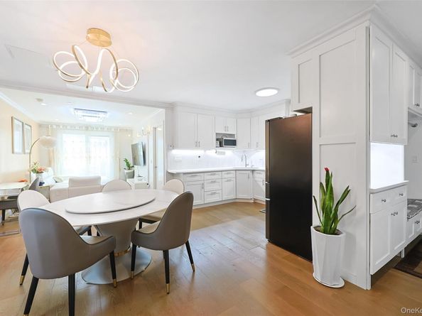 13620 Booth Memorial Avenue 2A, Flushing NY 11355