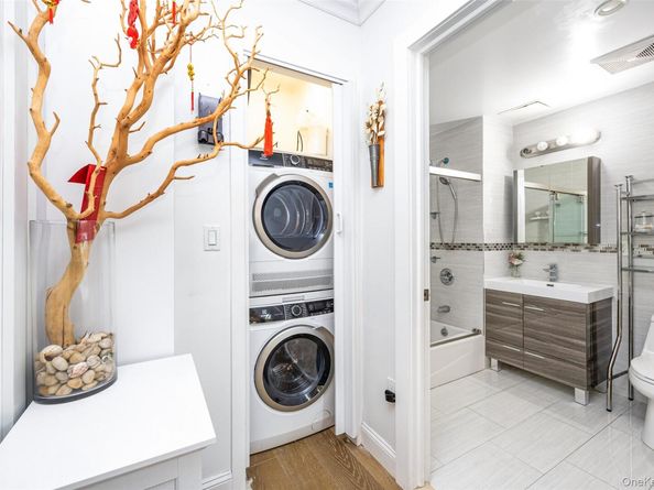 13620 Booth Memorial Avenue 2A, Flushing NY 11355