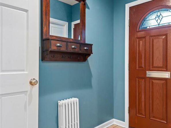 8921 Aubrey Avenue, Glendale NY 11385