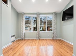 8921 Aubrey Avenue, Glendale NY 11385