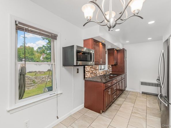 41 Maple Place, Yonkers NY 10704