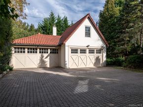 64 Plandome Court, Manhasset NY 11030