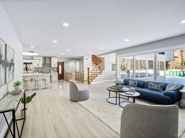 497 Woodbury Road, Cold Spring Harbor NY 11724